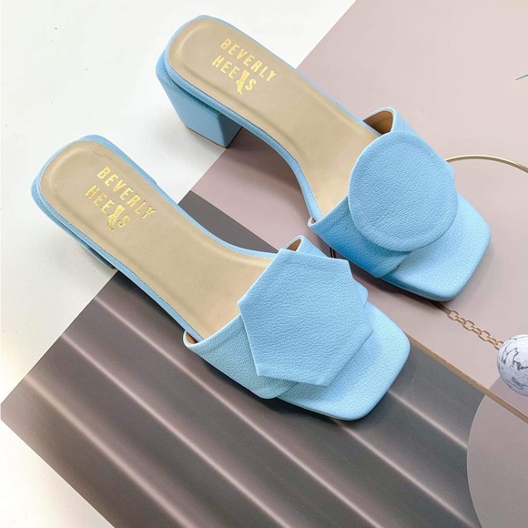 Beverly Heels Footwear - Picture 2 of 3
